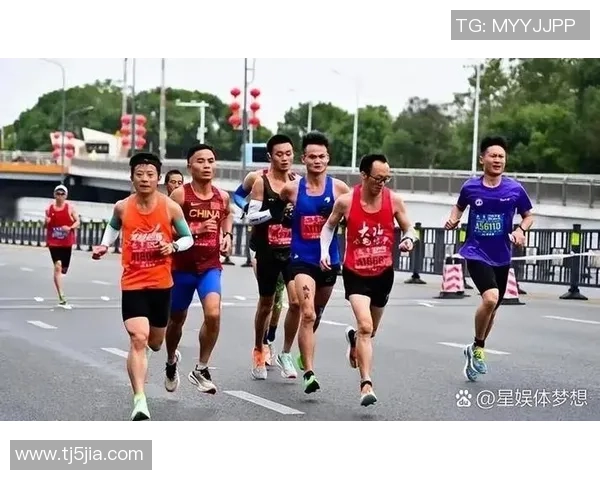 南京滑板队在马拉松大满贯中的团队协作表现精彩纷呈引人瞩目 南京滑板队在马拉松大满贯中的团队协作表现精彩纷呈引人瞩目